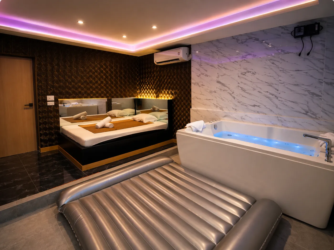 Private Jacuzzi VIP Suite Sukhumvit 20